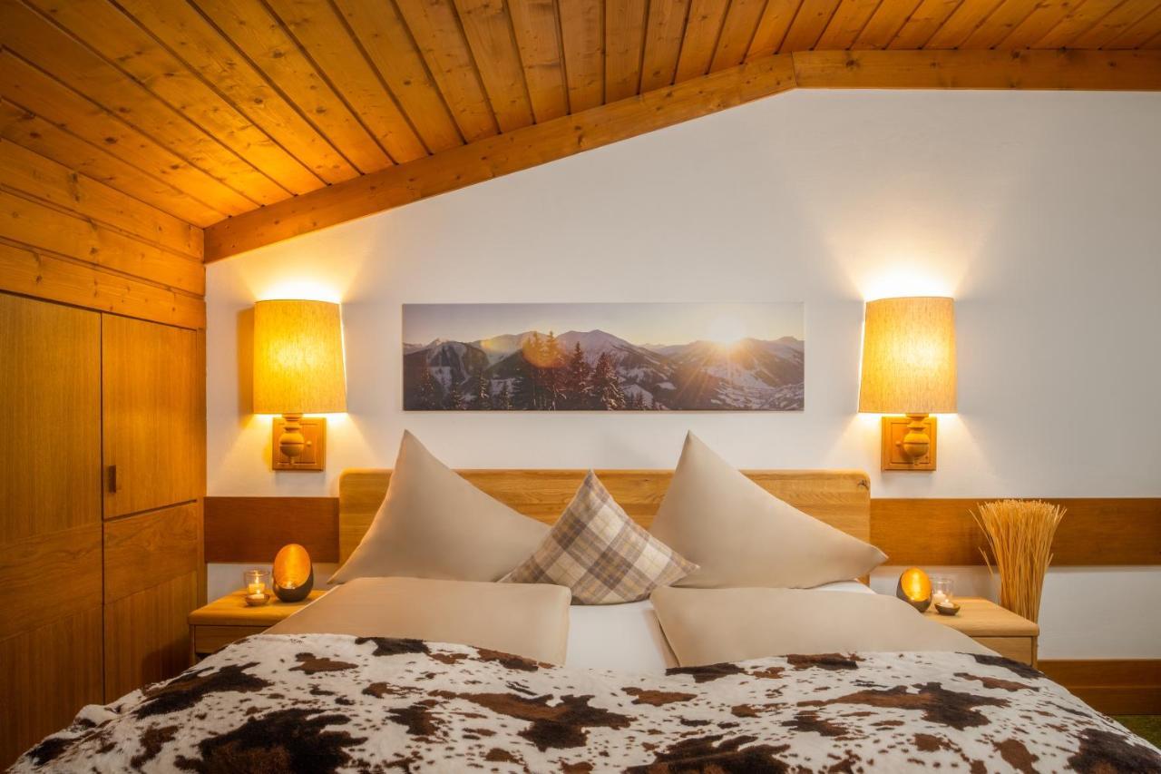 Hotel-Pension Schattberg Σάαλμπαχ-Χίντεργκλεμ Εξωτερικό φωτογραφία